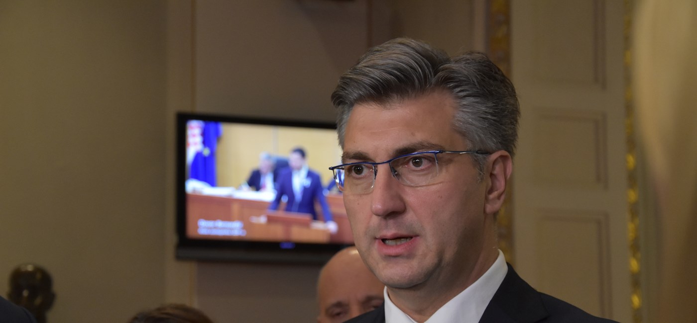 Plenković: Vlada ostaje pri svom prijedlogu zakona, želimo poboljšati koncept udomiteljstva u Hrvatskoj